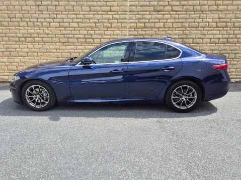 Alfa Romeo Giulia 2.2 TD Tecnica Auto Euro 6 (s/s) 4dr 24