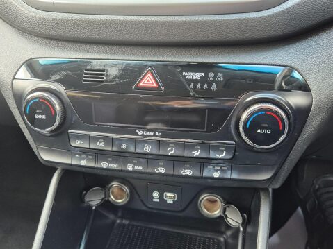 Hyundai TUCSON 1.7 CRDi Blue Drive SE Nav Euro 6 (s/s) 5dr 33