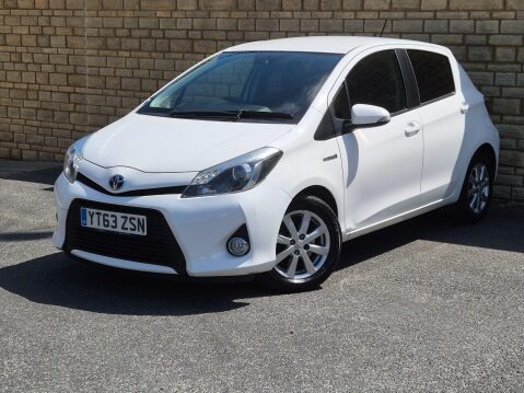 Toyota Yaris 1.5 VVT-h T4 CVT Euro 5 5dr 3