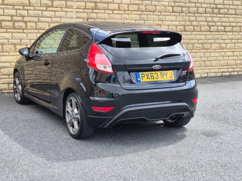 Ford Fiesta 1.6T EcoBoost ST-2 Euro 5 3dr 23