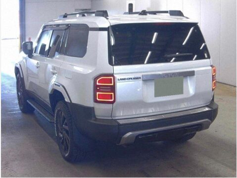 Toyota Land Cruiser 2.8D First Edition Auto 4WD Euro 6 (s/s) 5dr (LWB) 3
