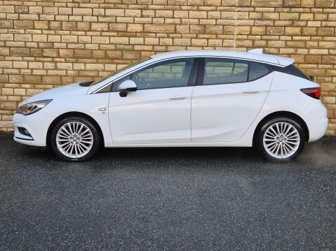 Vauxhall Astra 1.4i Turbo Elite Nav Euro 6 5dr 29