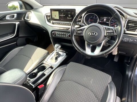 Kia Ceed 1.6 Ceed 3 CRDi ISG Auto 5dr Estate KIA Warranty 11