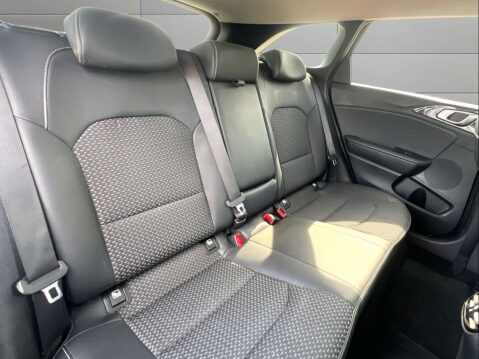 Kia Ceed 1.6 Ceed 3 CRDi ISG Auto 5dr Estate KIA Warranty 13