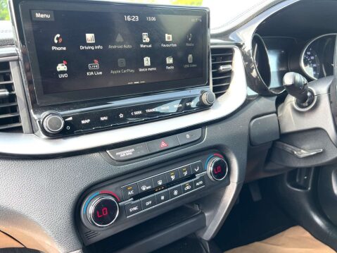 Kia Ceed 1.6 Ceed 3 CRDi ISG Auto 5dr Estate KIA Warranty 16