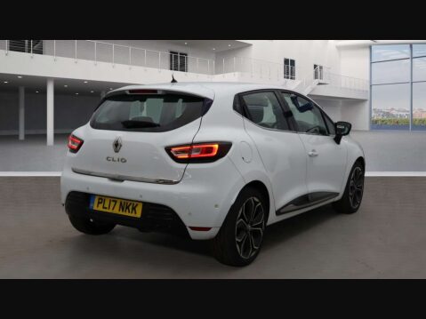 Renault Clio 1.2 Clio Signature Nav TCe Auto 5dr Automatic Hatchback 8