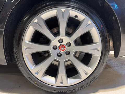 Jaguar XJ 3.0d V6 Portfolio Auto Euro 5 (s/s) 4dr 28