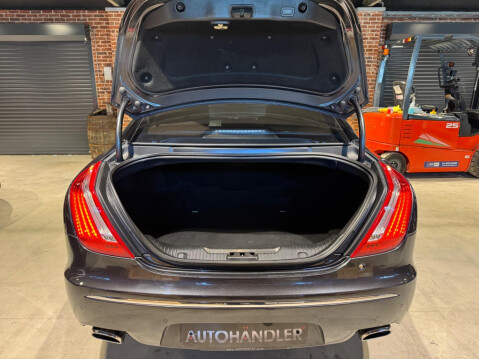 Jaguar XJ 3.0d V6 Portfolio Auto Euro 5 (s/s) 4dr 35