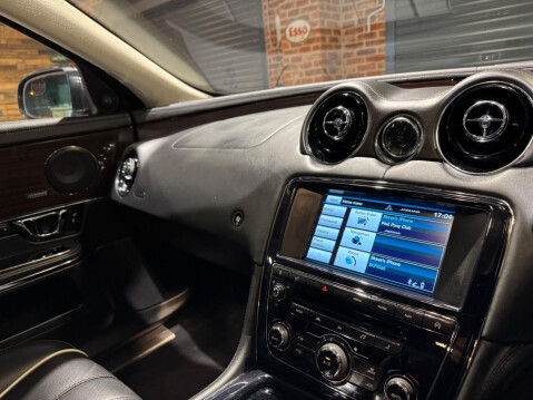 Jaguar XJ 3.0d V6 Portfolio Auto Euro 5 (s/s) 4dr 47