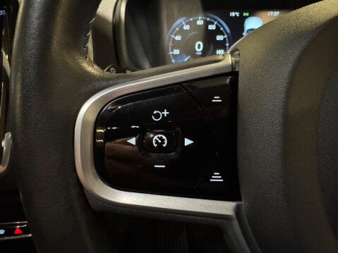 Volvo XC90 2.0 B6 MHEV Inscription Auto 4WD Euro 6 (s/s) 5dr 51