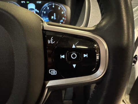 Volvo XC90 2.0 B6 MHEV Inscription Auto 4WD Euro 6 (s/s) 5dr 52
