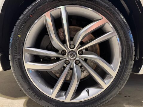 Volvo XC90 2.0 B6 MHEV Inscription Auto 4WD Euro 6 (s/s) 5dr 28