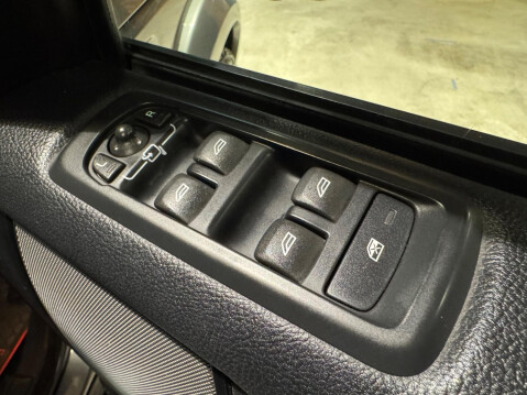Land Rover Discovery 3.0 SD V6 HSE Auto 4WD Euro 6 (s/s) 5dr 87
