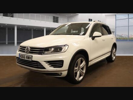 Volkswagen Touareg 3.0 TDI V6 BlueMotion Tech R-Line Plus Tiptronic 4WD Euro 6 (s/s) 5dr
