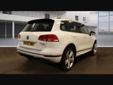 Volkswagen Touareg 3.0 TDI V6 BlueMotion Tech R-Line Plus Tiptronic 4WD Euro 6 (s/s) 5dr 4