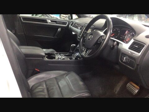 Volkswagen Touareg 3.0 TDI V6 BlueMotion Tech R-Line Plus Tiptronic 4WD Euro 6 (s/s) 5dr 5