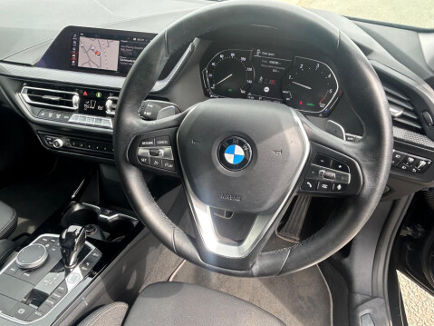 BMW 1 Series 2.0 120d Sport Auto xDrive Euro 6 (s/s) 5dr 25