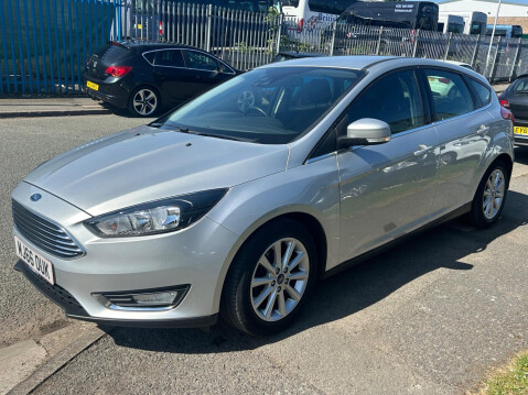 Ford Focus 1.0T EcoBoost Titanium Euro 6 (s/s) 5dr 3