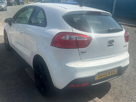 Kia Rio 1.4 CRDi EcoDynamics 3 Euro 5 (s/s) 3dr 21