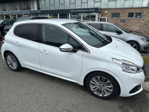 Peugeot 208 1.2 PureTech Allure Euro 6 5dr 21