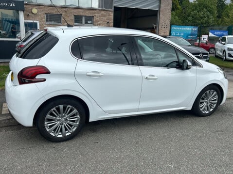 Peugeot 208 1.2 PureTech Allure Euro 6 5dr 9