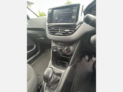 Peugeot 208 1.2 PureTech Allure Euro 6 5dr 27