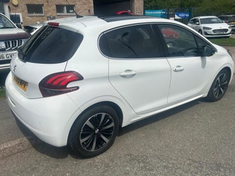 Peugeot 208 1.2 PureTech Allure Euro 6 5dr 17