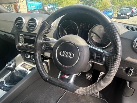 Audi TT 2.0 TDI Black Edition quattro Euro 5 3dr 17