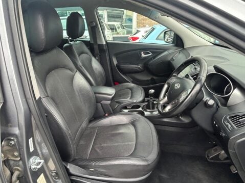 Hyundai ix35 1.7 CRDi Premium Euro 5 (s/s) 5dr 11