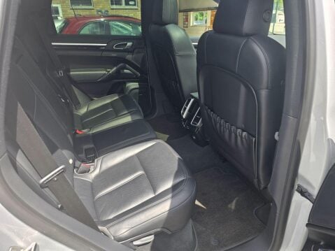 Porsche Cayenne 3.0 TD V6 Tiptronic 4WD Euro 5 (s/s) 5dr 13