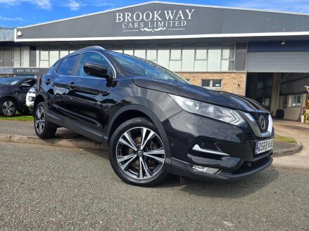 Nissan Qashqai 1.3 DIG-T N-Connecta Euro 6 (s/s) 5dr