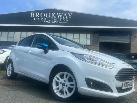 Ford Fiesta 1.0T EcoBoost Zetec White Edition Euro 6 (s/s) 5dr