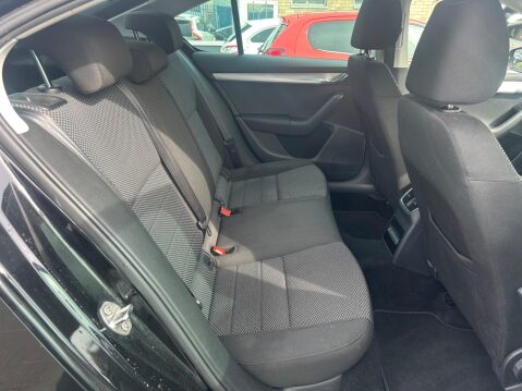Skoda Octavia 1.6 TDI Black Edition Euro 5 (s/s) 5dr 10