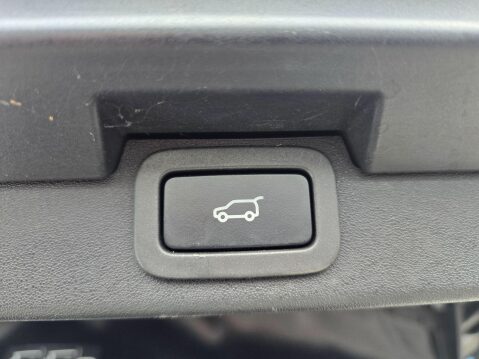 Land Rover Discovery 2.0 SD4 HSE Luxury Auto 4WD Euro 6 (s/s) 5dr 48