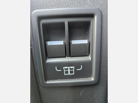 Land Rover Discovery 2.0 SD4 HSE Luxury Auto 4WD Euro 6 (s/s) 5dr 52