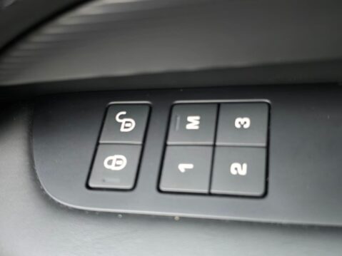 Land Rover Discovery 2.0 SD4 HSE Luxury Auto 4WD Euro 6 (s/s) 5dr 57