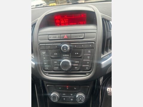 Vauxhall Zafira 1.4i Turbo SRi Euro 6 5dr 27