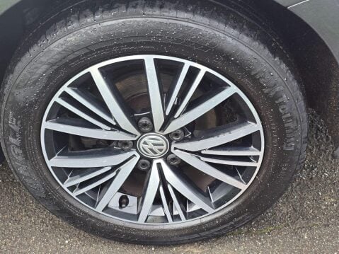 Volkswagen Golf 2.0 TDI SE Nav Euro 6 (s/s) 5dr 44