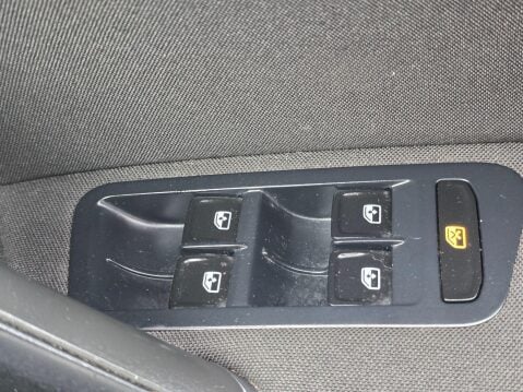 Volkswagen Golf 2.0 TDI SE Nav Euro 6 (s/s) 5dr 36