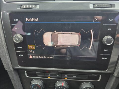 Volkswagen Golf 2.0 TDI SE Nav Euro 6 (s/s) 5dr 25