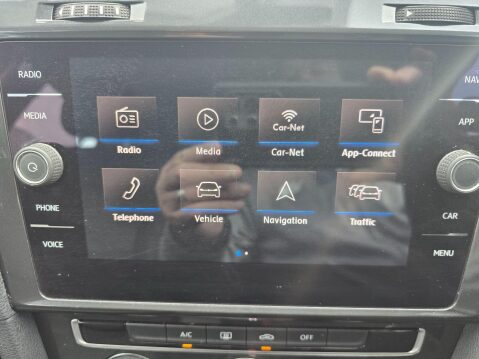 Volkswagen Golf 2.0 TDI SE Nav Euro 6 (s/s) 5dr 22