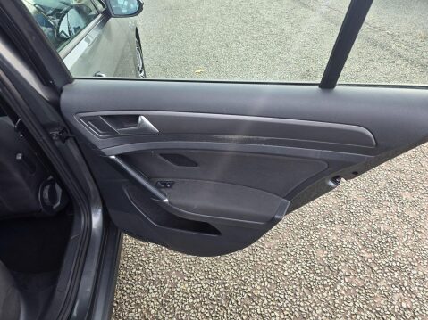 Volkswagen Golf 2.0 TDI SE Nav Euro 6 (s/s) 5dr 17