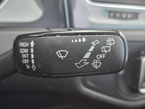 Volkswagen Golf 2.0 TDI SE Nav Euro 6 (s/s) 5dr 33