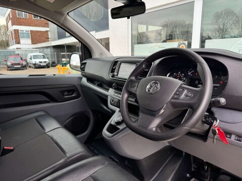 Vauxhall Vivaro 2.0 Vivaro 3100 Sportive S/S Auto 10