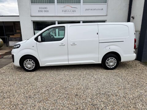Vauxhall Vivaro 2.0 Vivaro 3100 Sportive S/S Auto 26