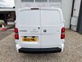 Vauxhall Vivaro 2.0 Vivaro 3100 Sportive S/S Auto 28
