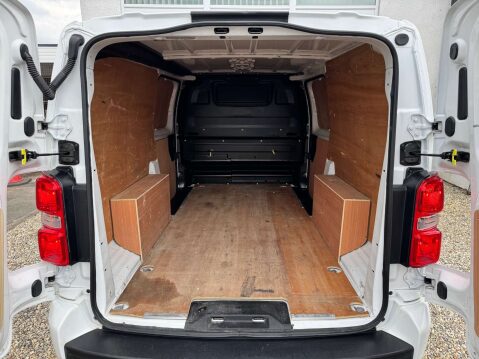 Vauxhall Vivaro 2.0 Vivaro 3100 Sportive S/S Auto 29