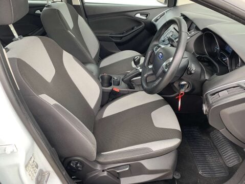 Ford Focus 1.6 Focus Zetec Navigator TDCi 5dr 9