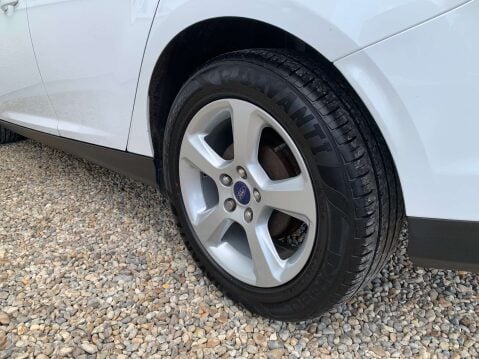 Ford Focus 1.6 Focus Zetec Navigator TDCi 5dr 24