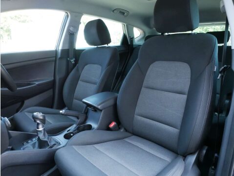 Hyundai TUCSON 1.6 Tucson SE Nav GDi 2WD 5dr 15